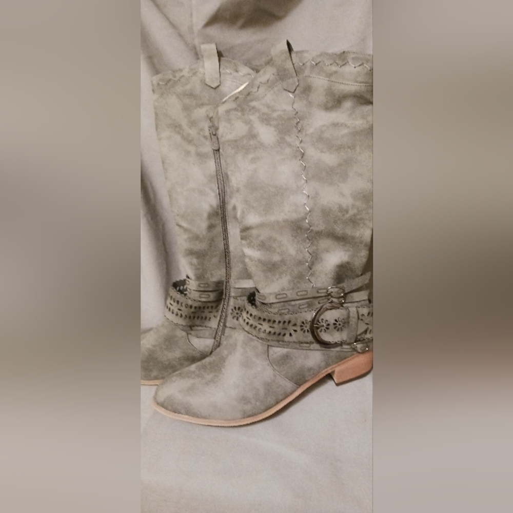 NEW Fashion boots, country inspired.